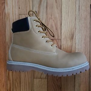 New in box-Route 66 boots